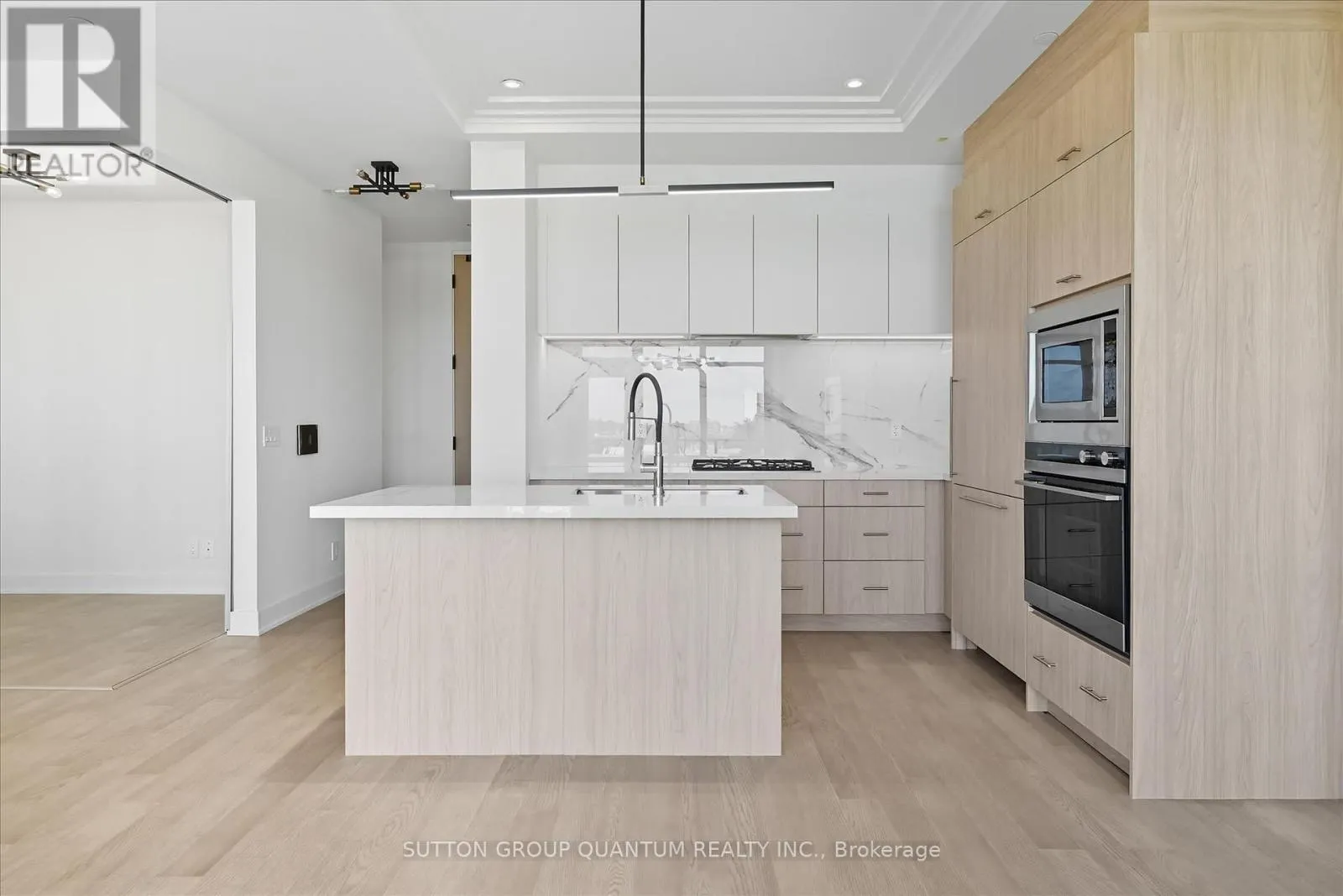 409 - 123 MAURICE DRIVE