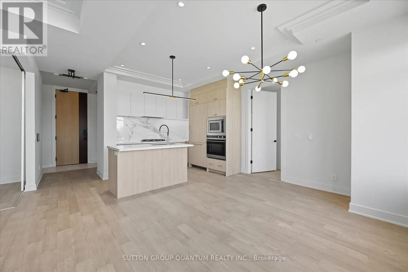 409 - 123 MAURICE DRIVE