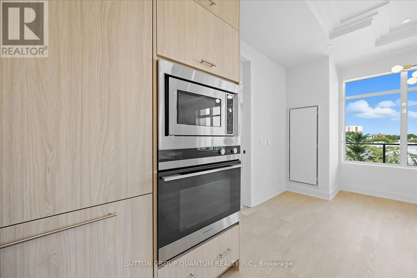 409 - 123 MAURICE DRIVE