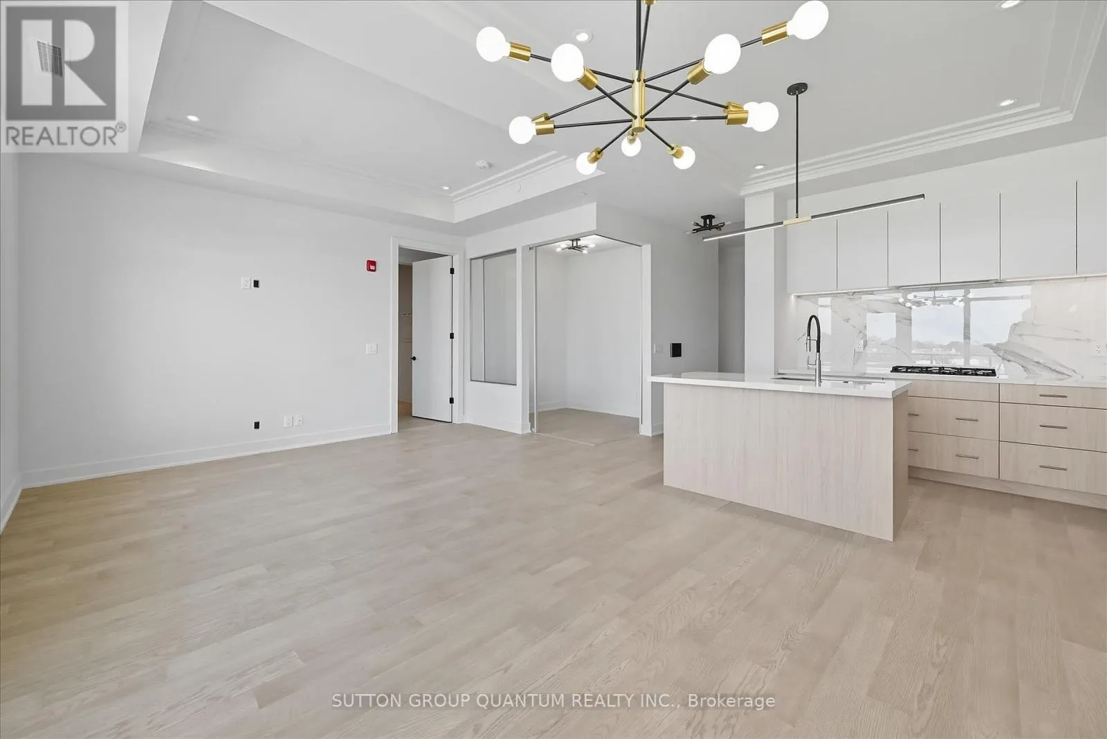 409 - 123 MAURICE DRIVE