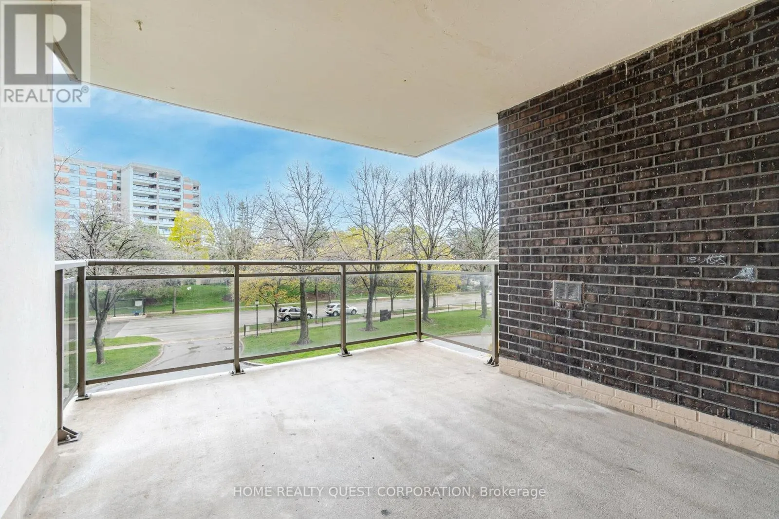 304 - 966 INVERHOUSE DRIVE