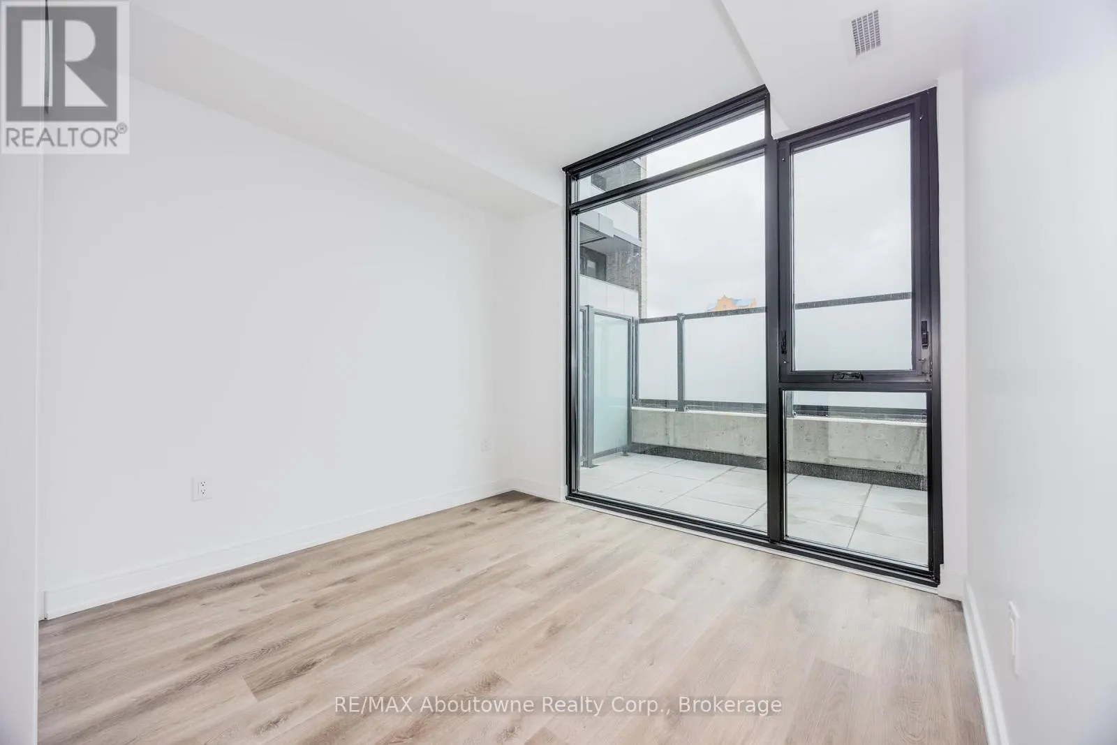 227 - 3009 NOVAR ROAD, #227