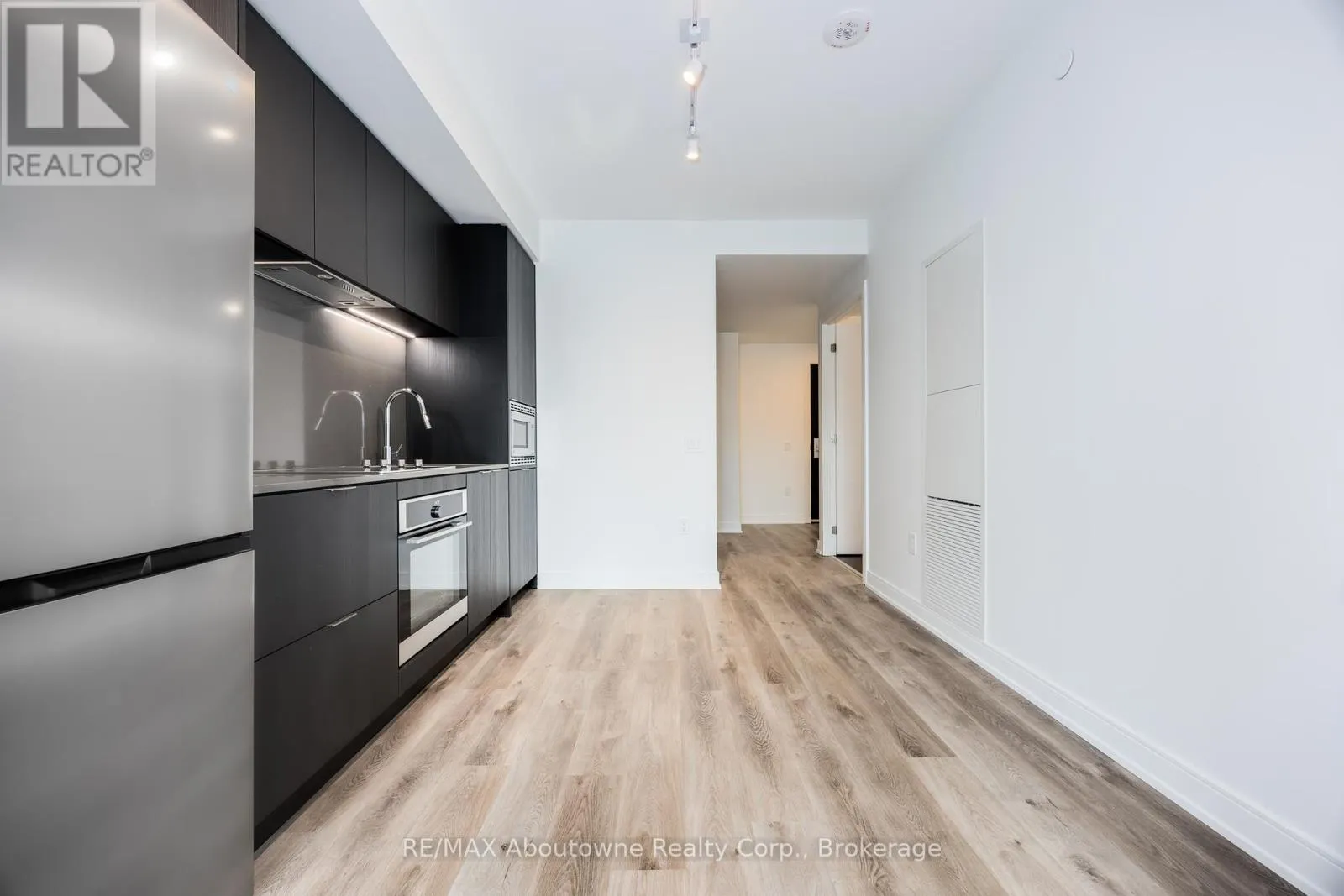 227 - 3009 NOVAR ROAD, #227
