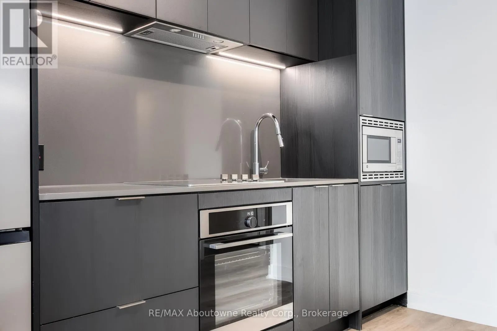 227 - 3009 NOVAR ROAD, #227