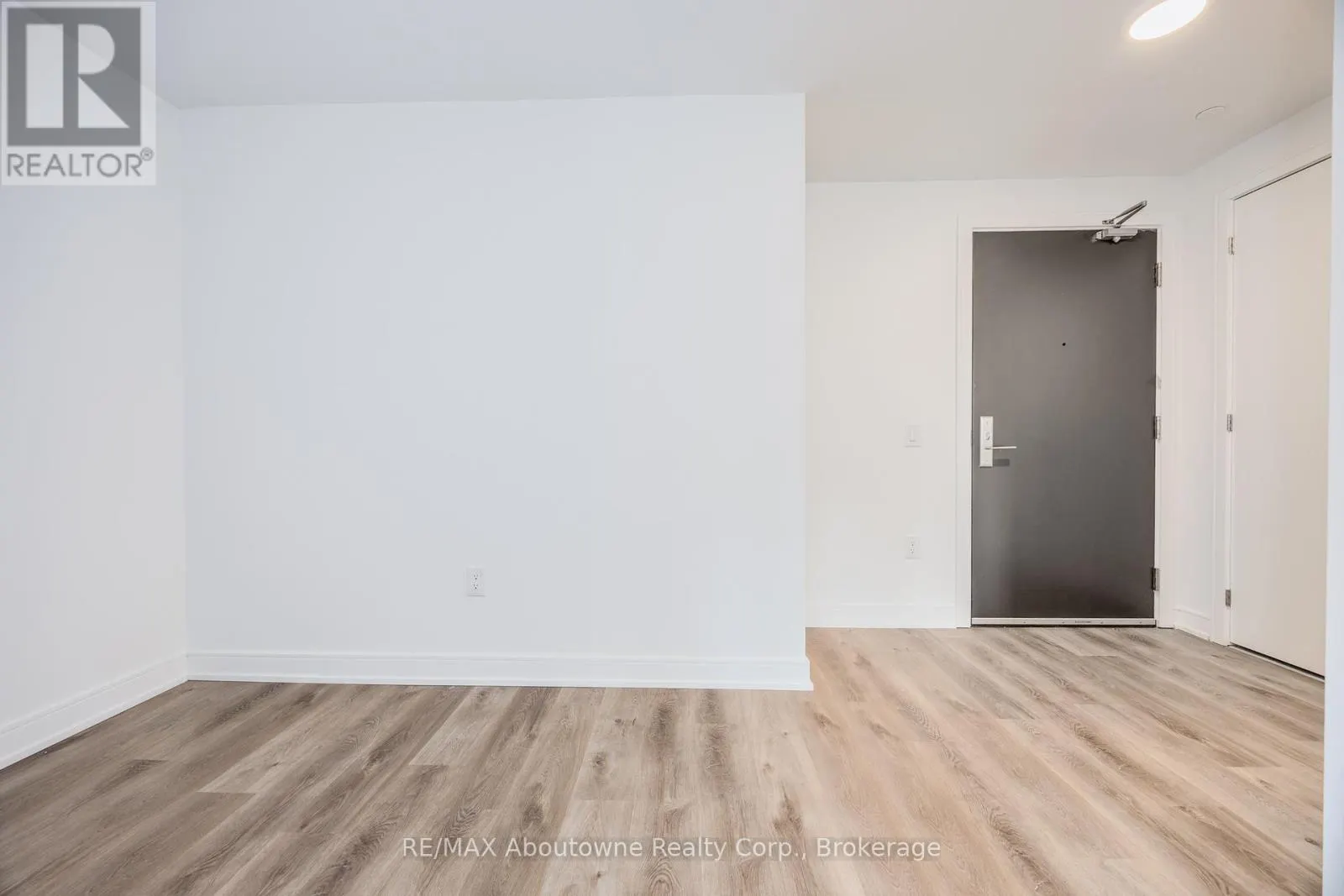 227 - 3009 NOVAR ROAD, #227