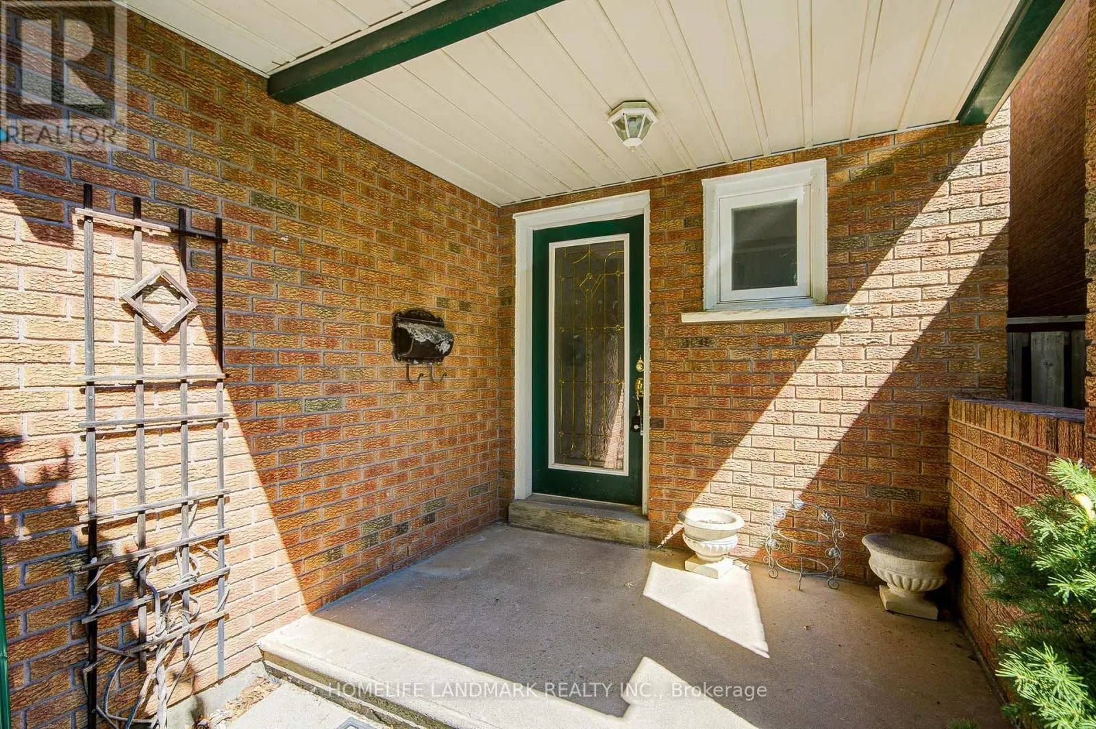 319 HILLSIDE DRIVE