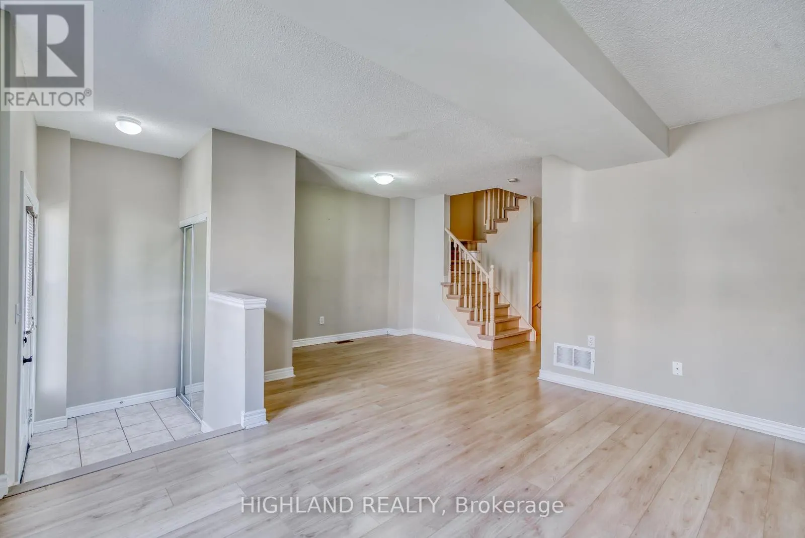 11 - 1750 CREEK WAY