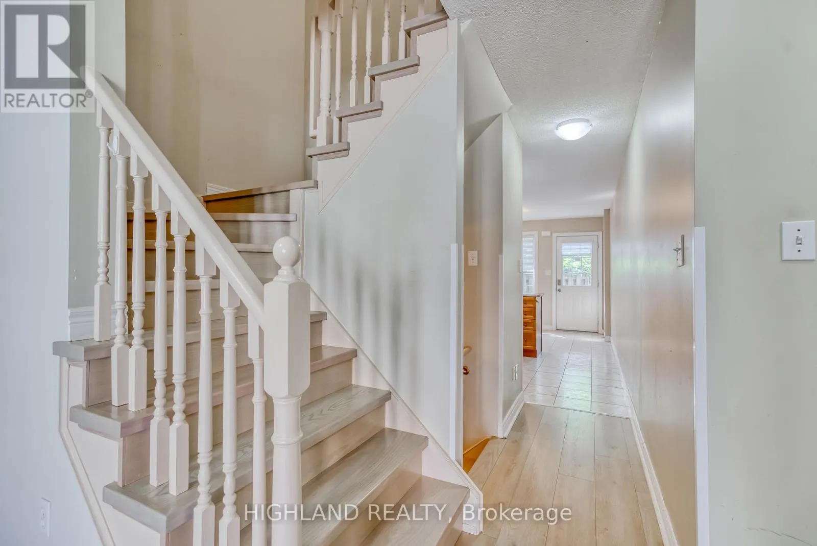 11 - 1750 CREEK WAY