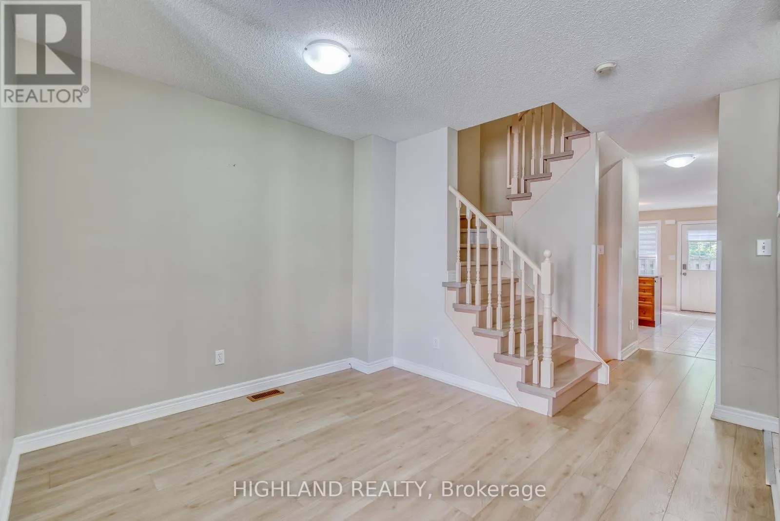 11 - 1750 CREEK WAY