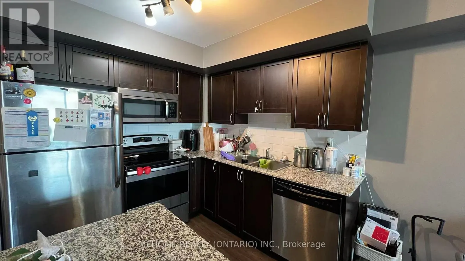 1111 - 816 LANSDOWNE AVENUE