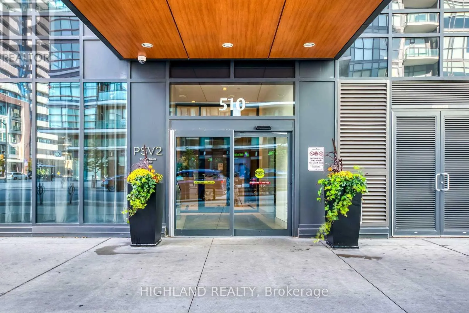 1010 - 510 CURRAN PLACE
