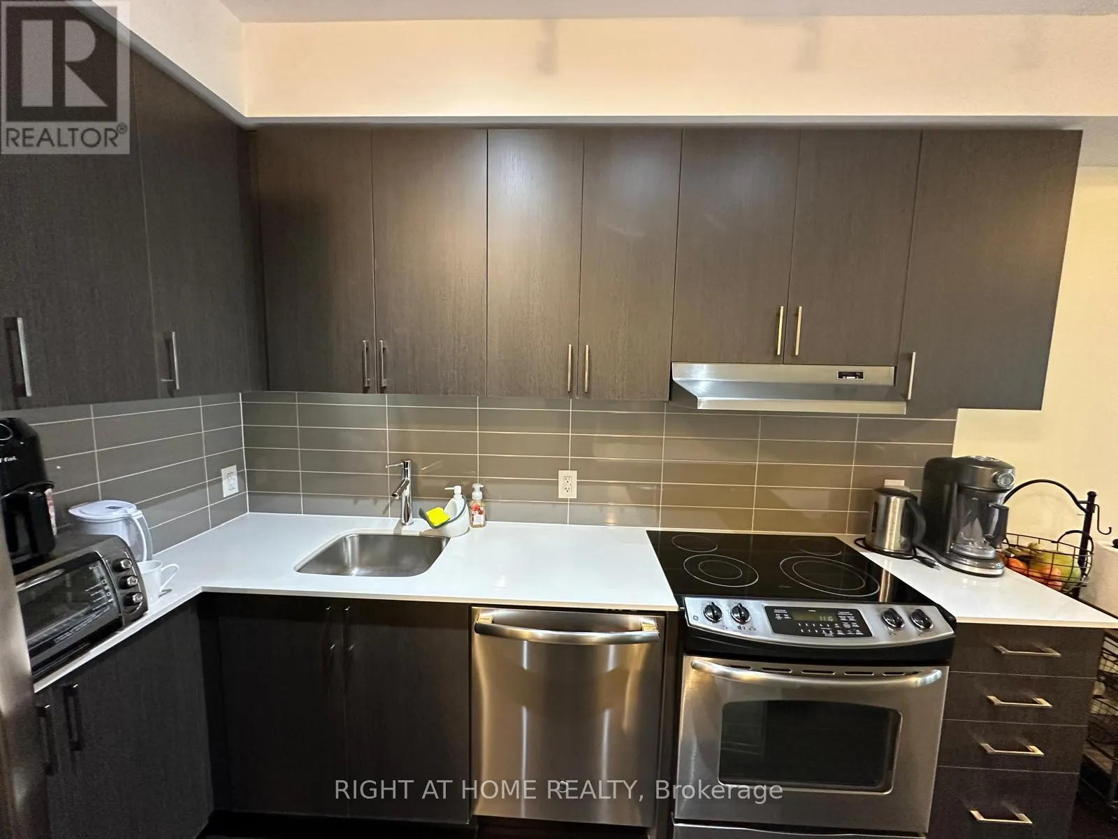 1803 - 2560 EGLINTON AVENUE W