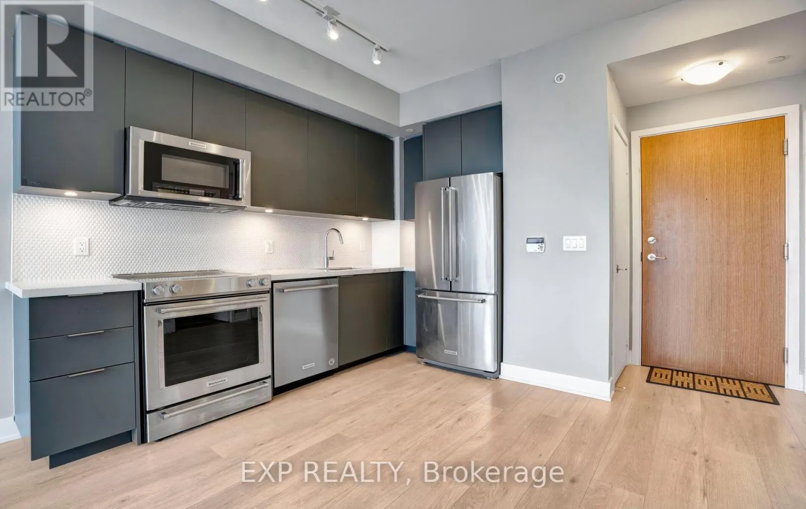 5504 - 30 SHORE BREEZE DRIVE