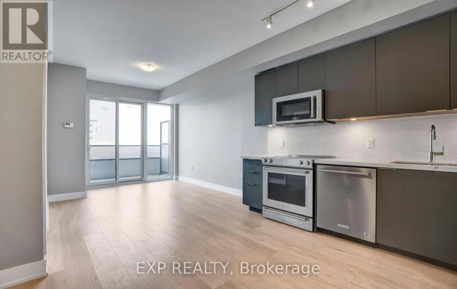 5504 - 30 SHORE BREEZE DRIVE