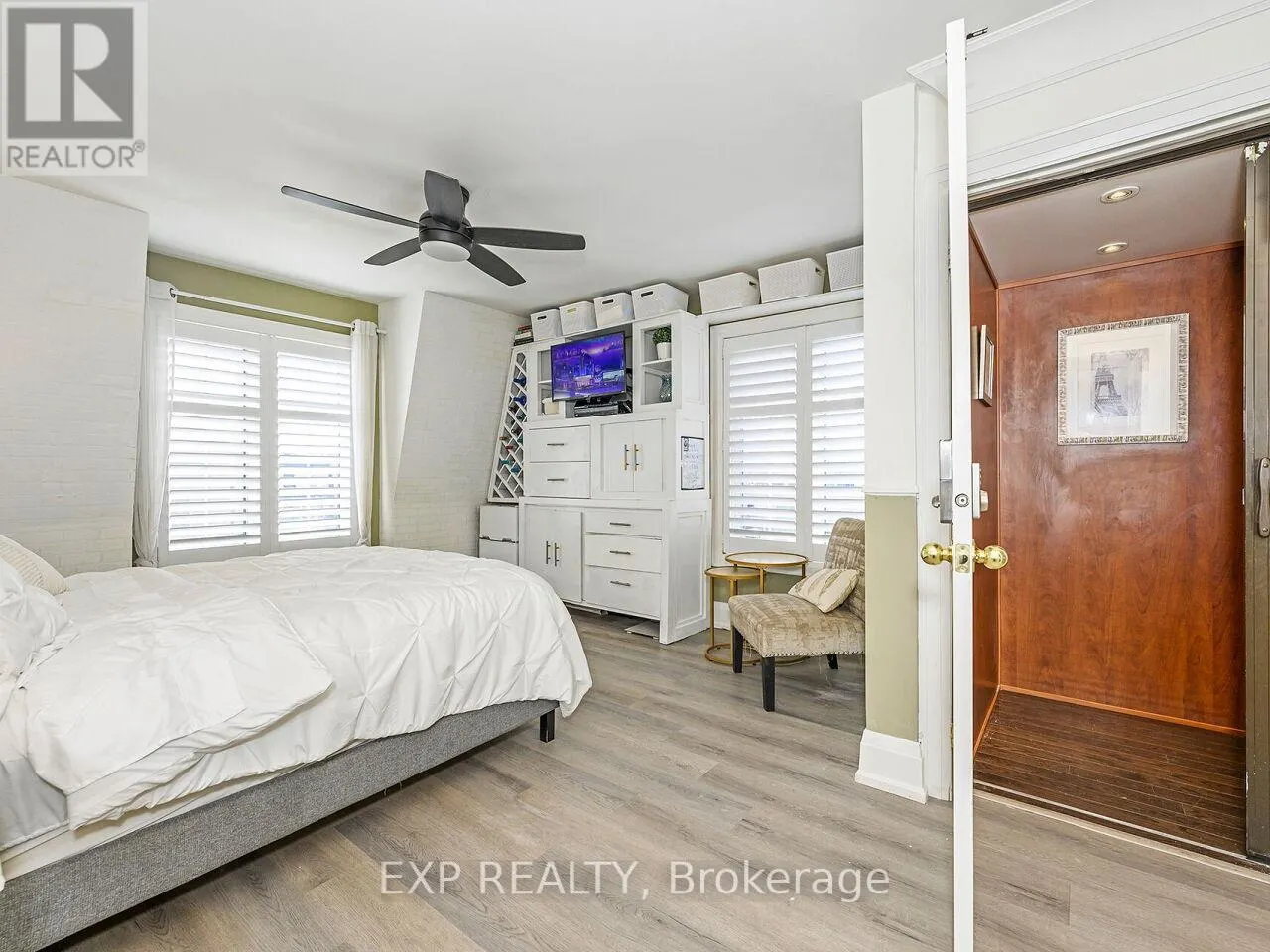 4 - 2351 LAKESHORE ROAD W