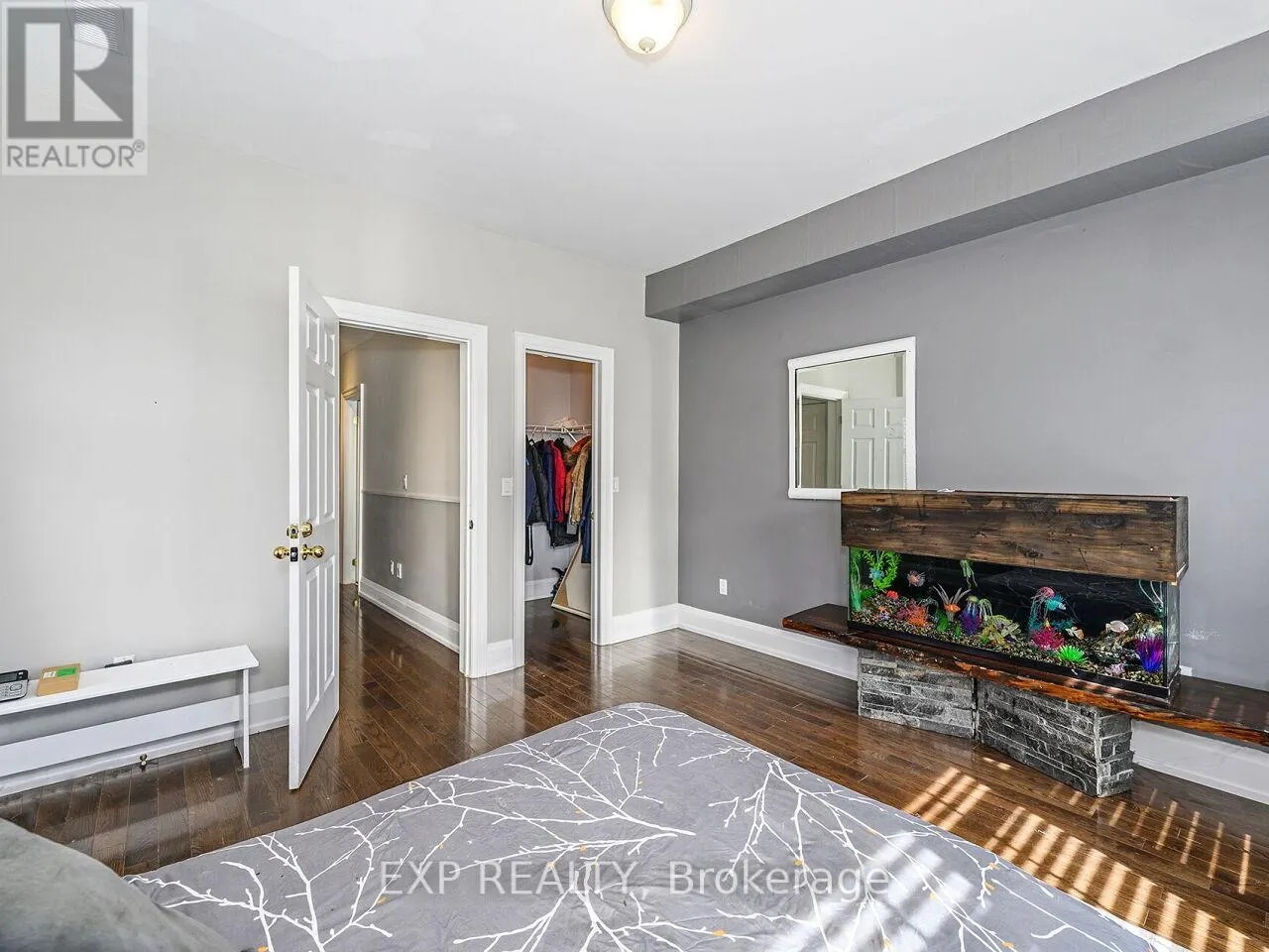 4 - 2351 LAKESHORE ROAD W