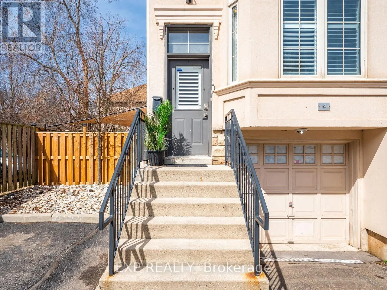 4 - 2351 LAKESHORE ROAD W