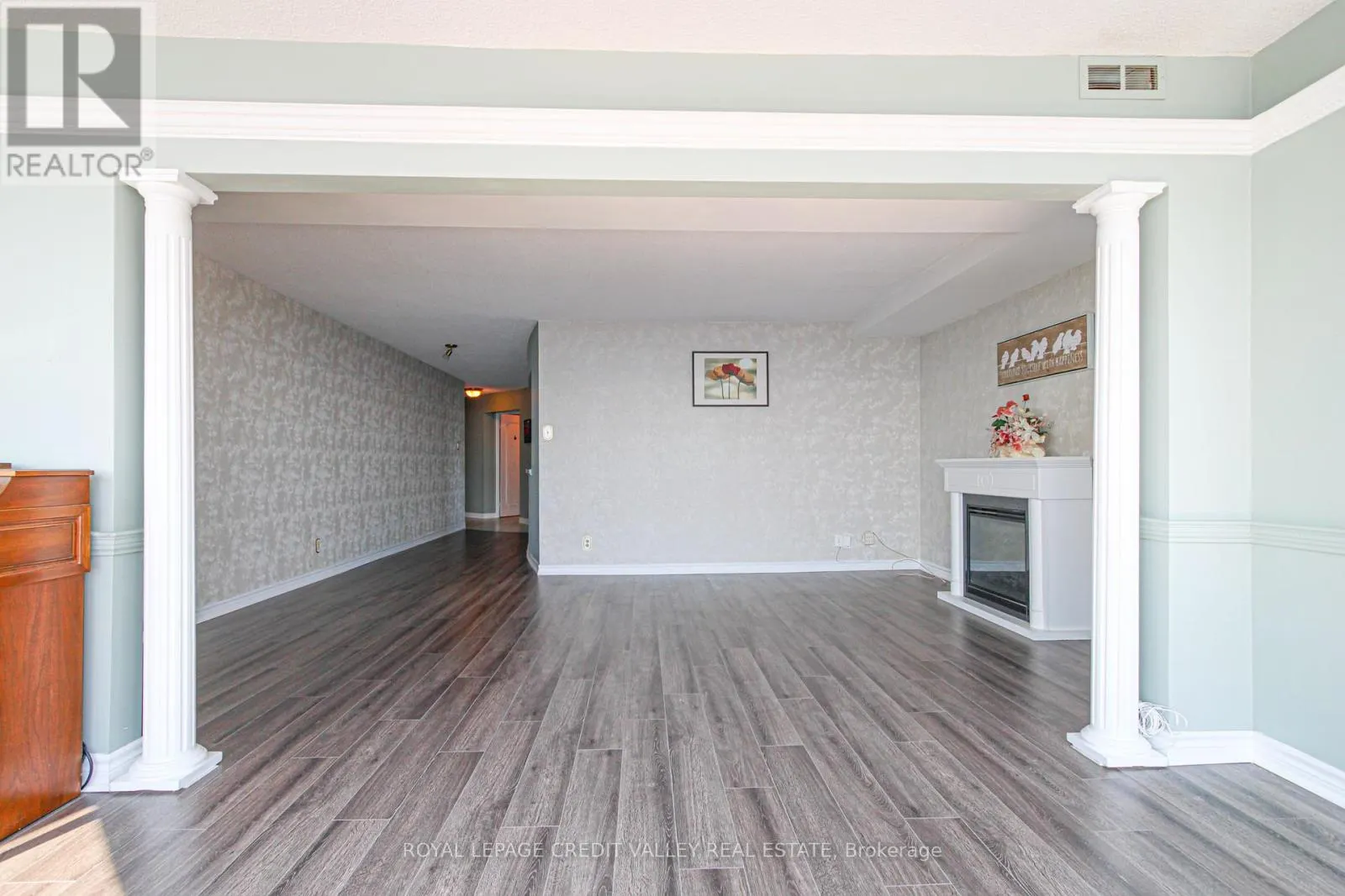 911 - 5280 LAKESHORE ROAD