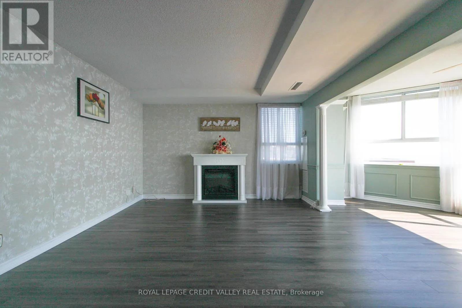 911 - 5280 LAKESHORE ROAD