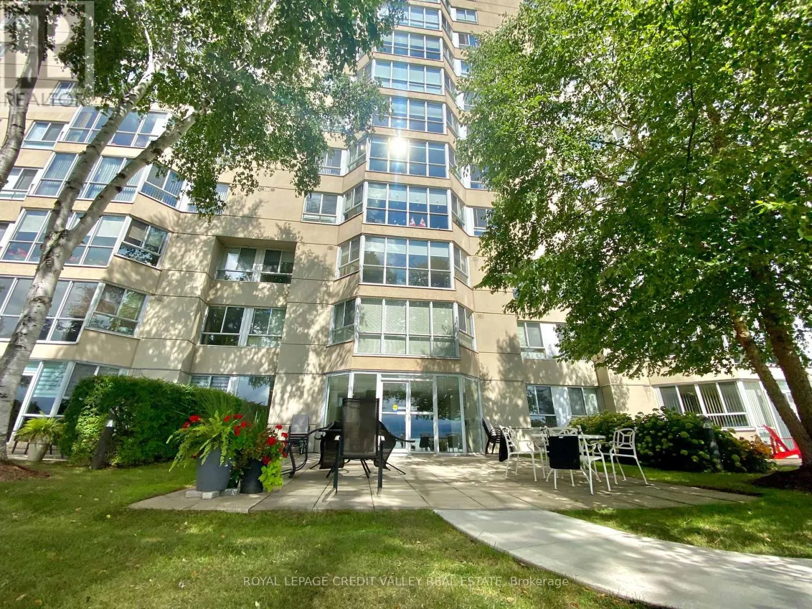 911 - 5280 LAKESHORE ROAD