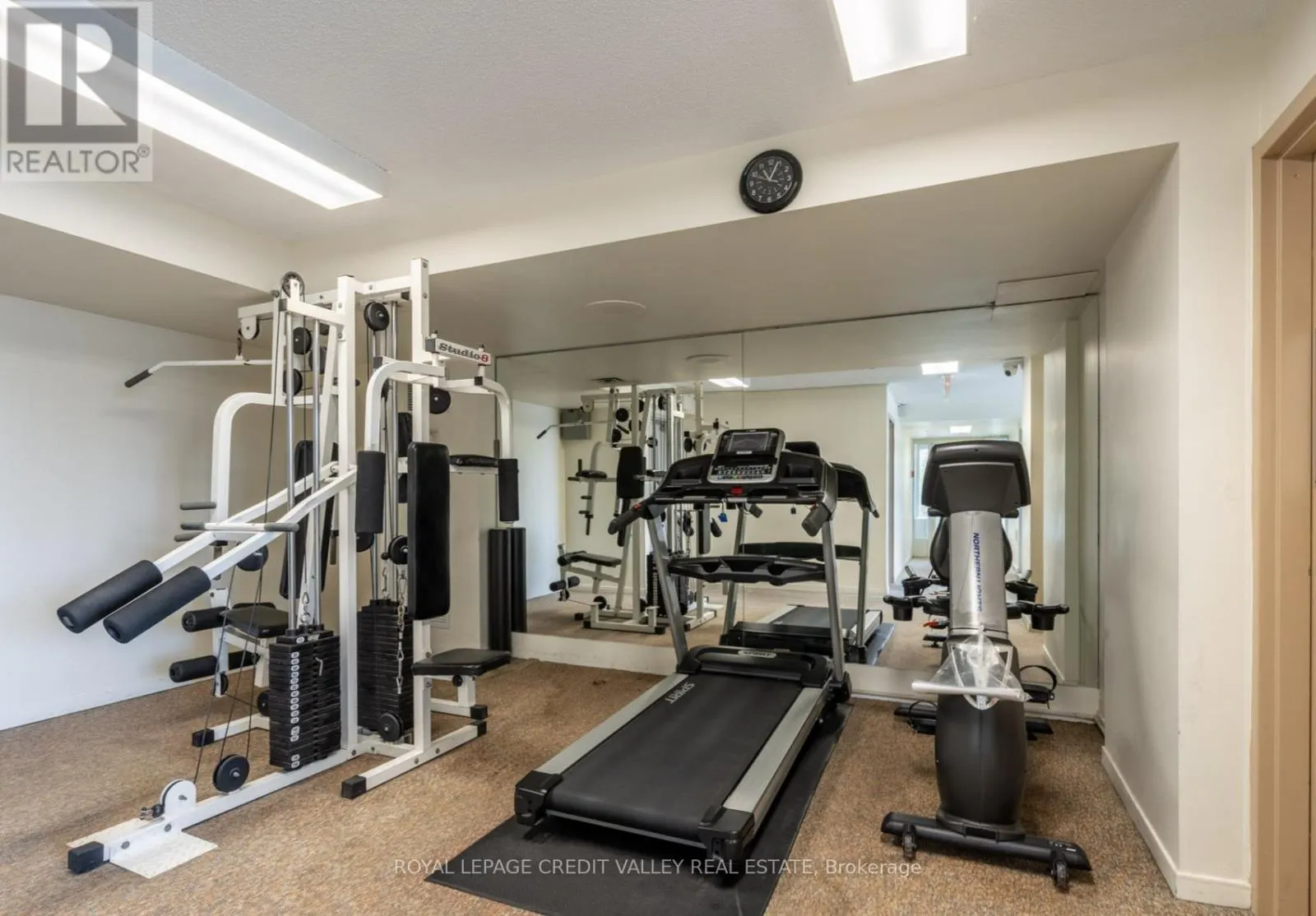 911 - 5280 LAKESHORE ROAD