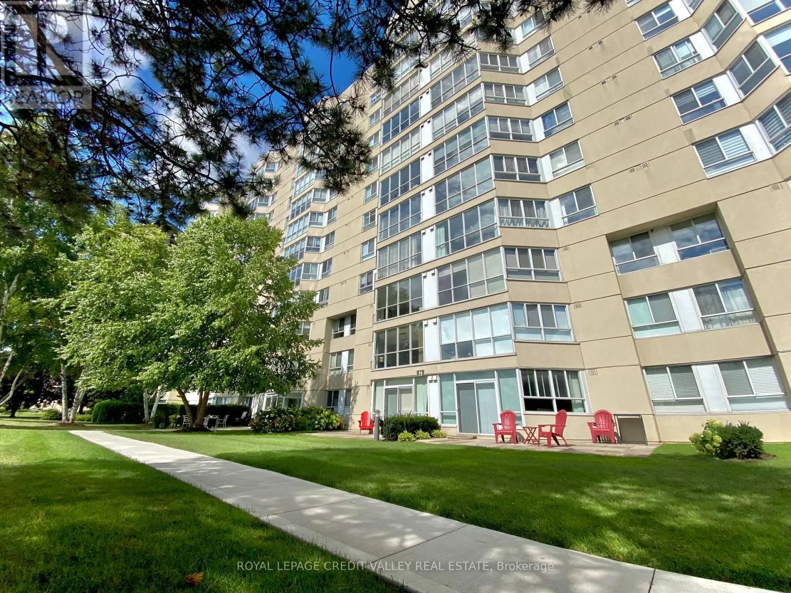 911 - 5280 LAKESHORE ROAD