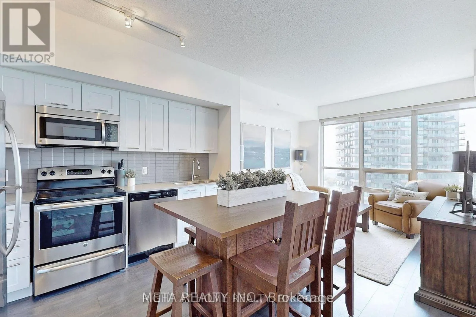 3605 - 2212 LAKE SHORE BOULEVARD W