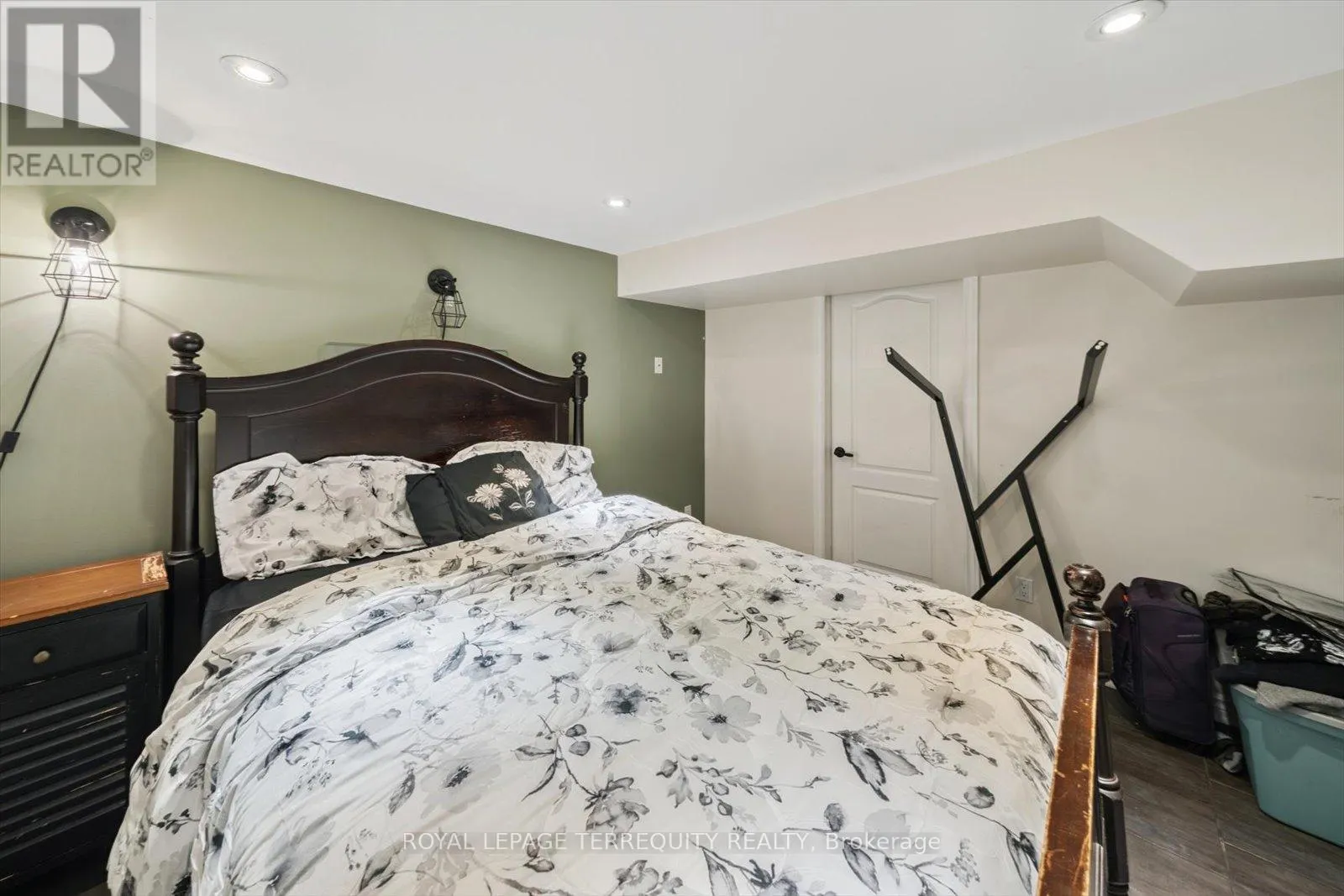 1825 HYDE MILL CRESCENT
