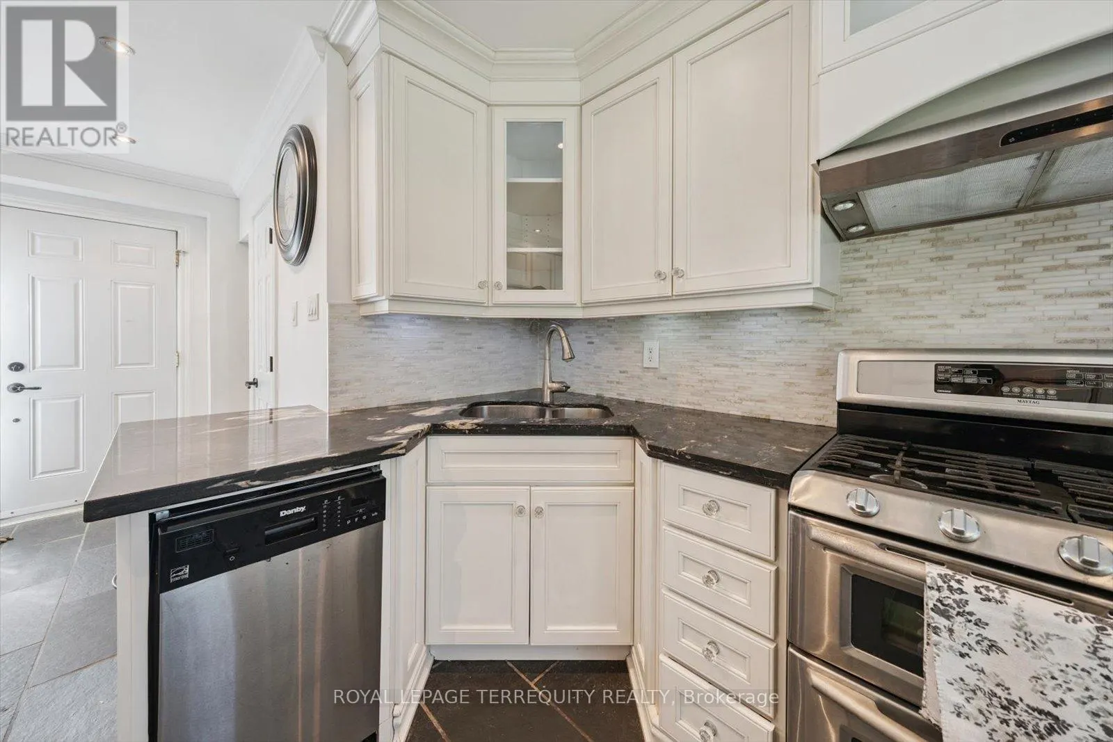 1825 HYDE MILL CRESCENT