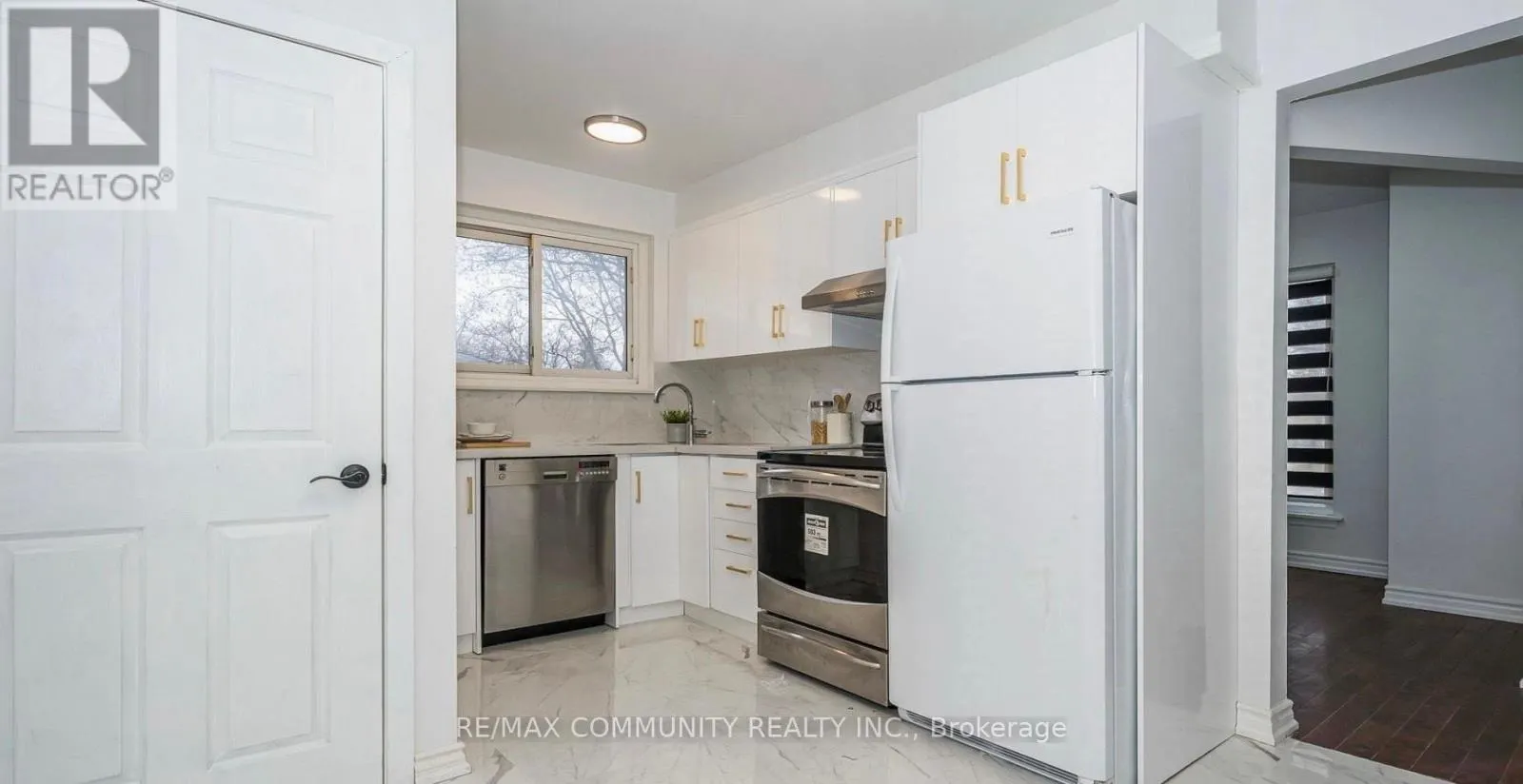 15 STRATHAVON DRIVE