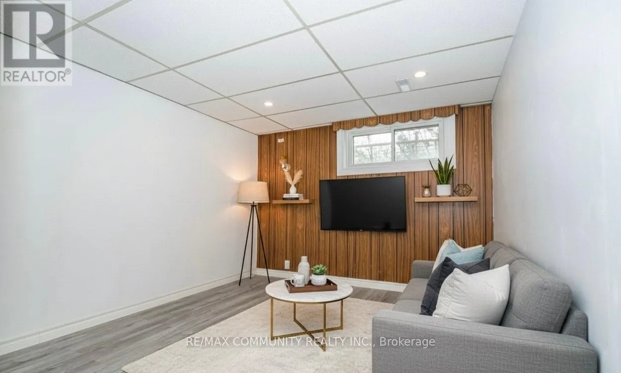 15 STRATHAVON DRIVE