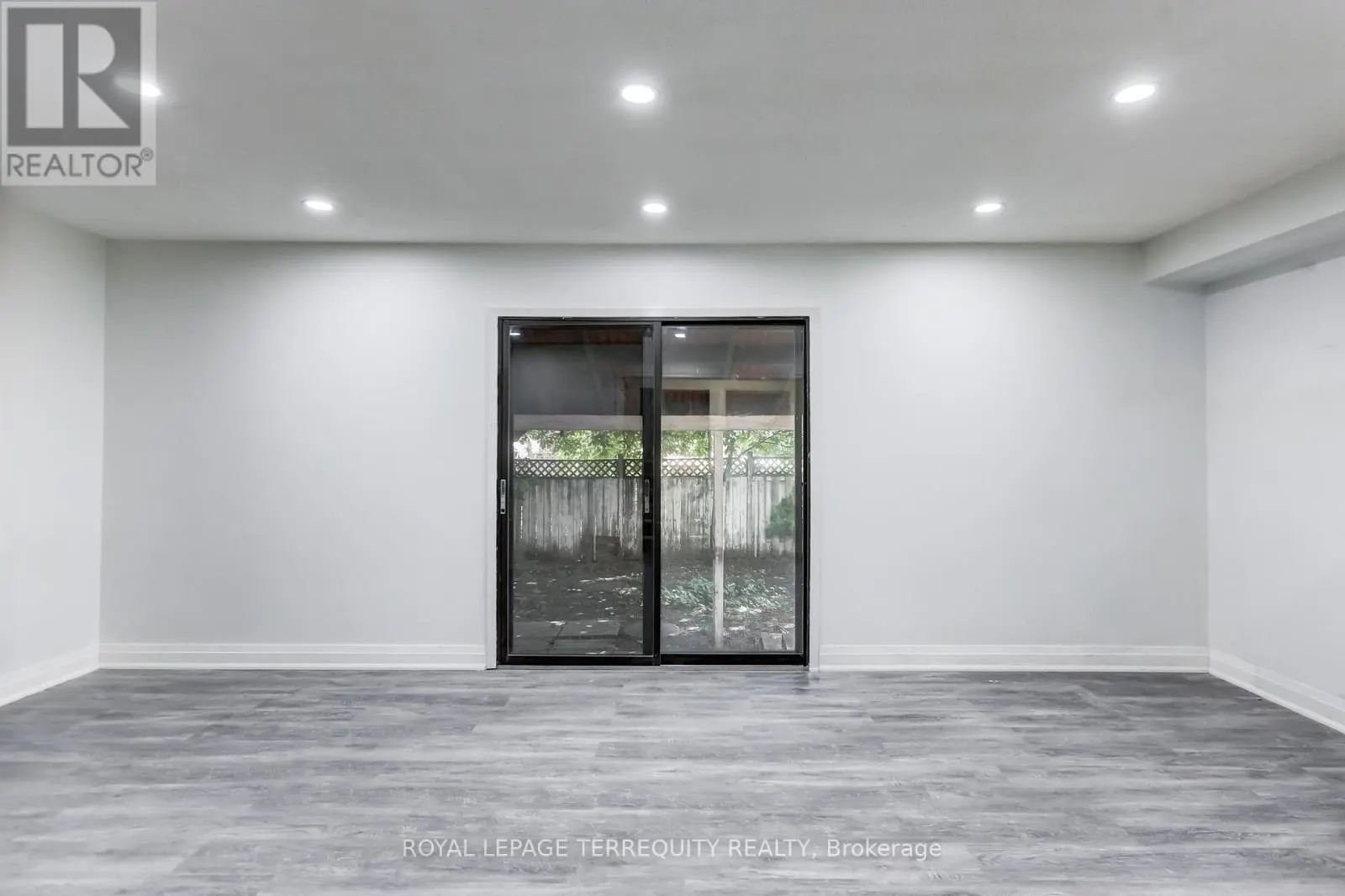 12 MARTINDALE CRESCENT