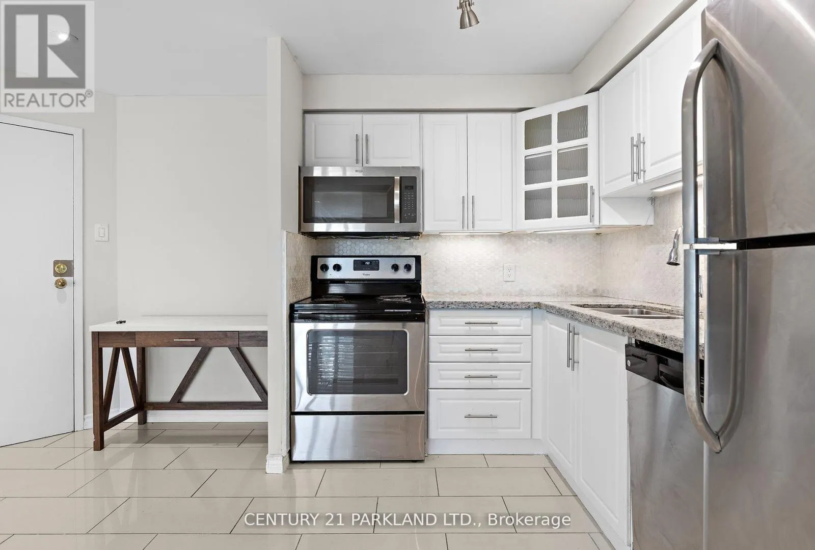 112 - 35 TRAILWOOD DRIVE