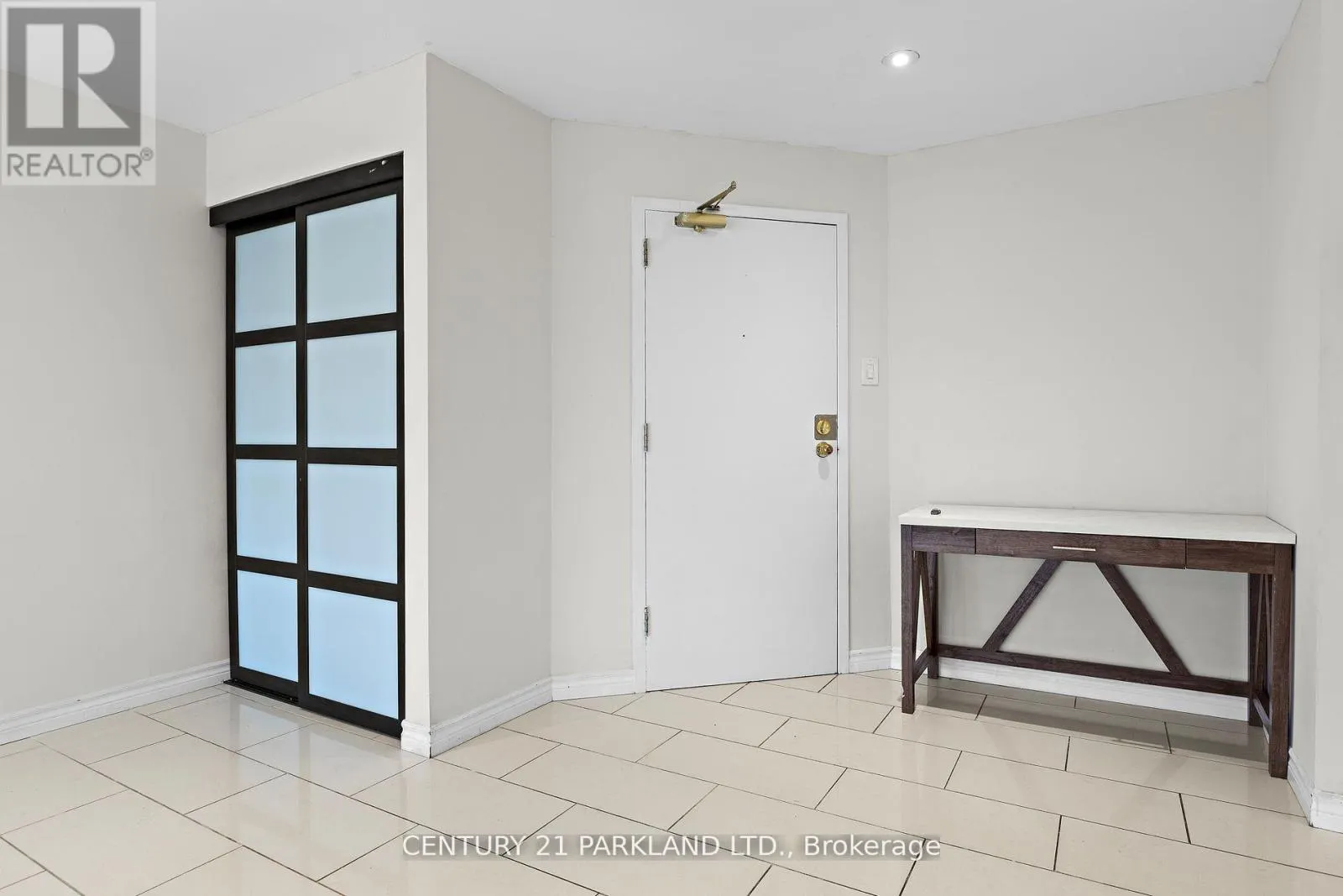 112 - 35 TRAILWOOD DRIVE