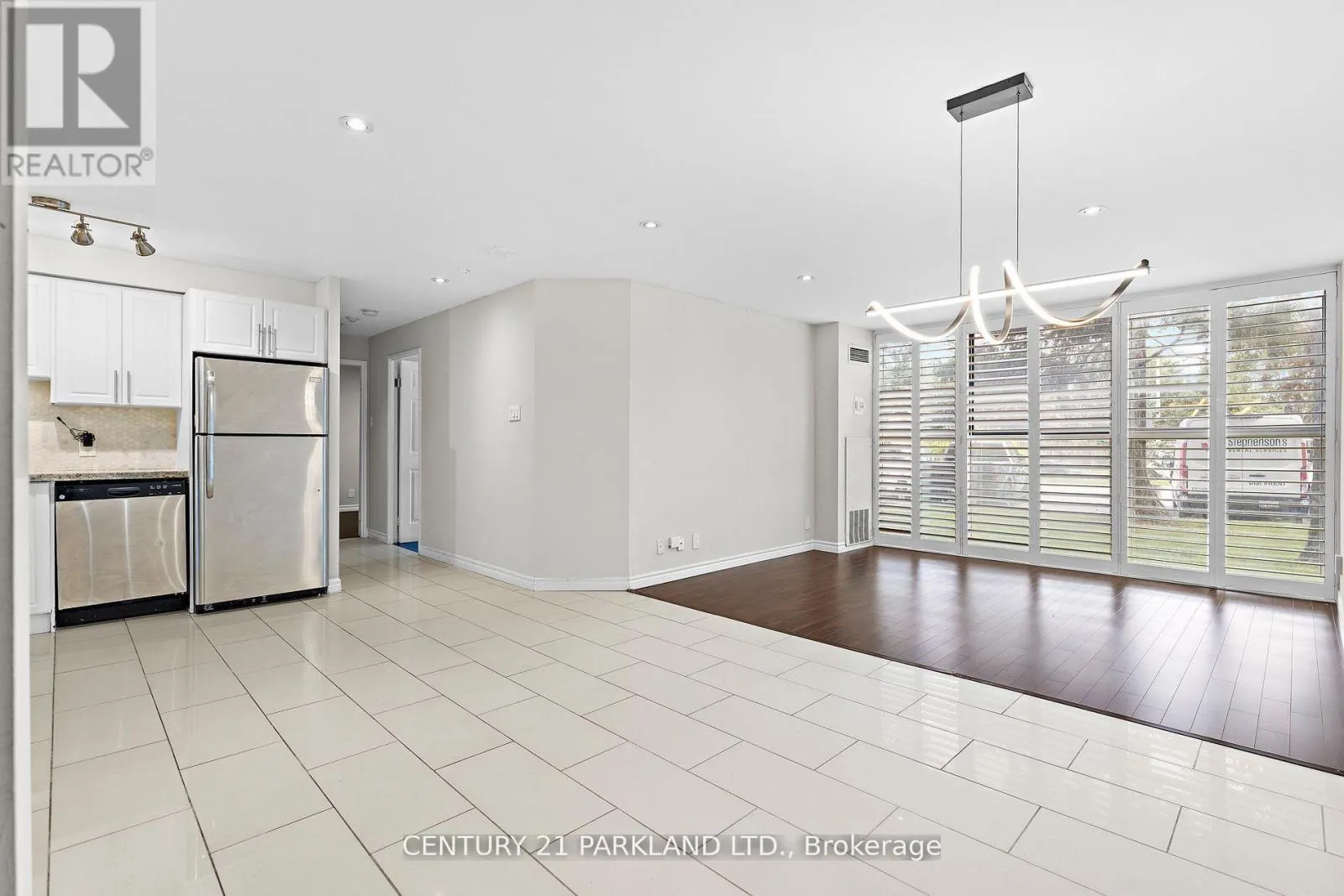 112 - 35 TRAILWOOD DRIVE