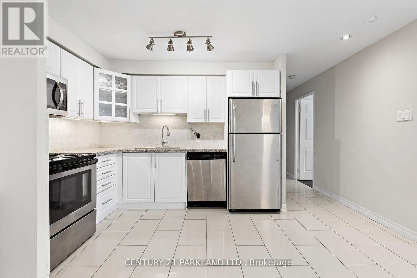112 - 35 TRAILWOOD DRIVE