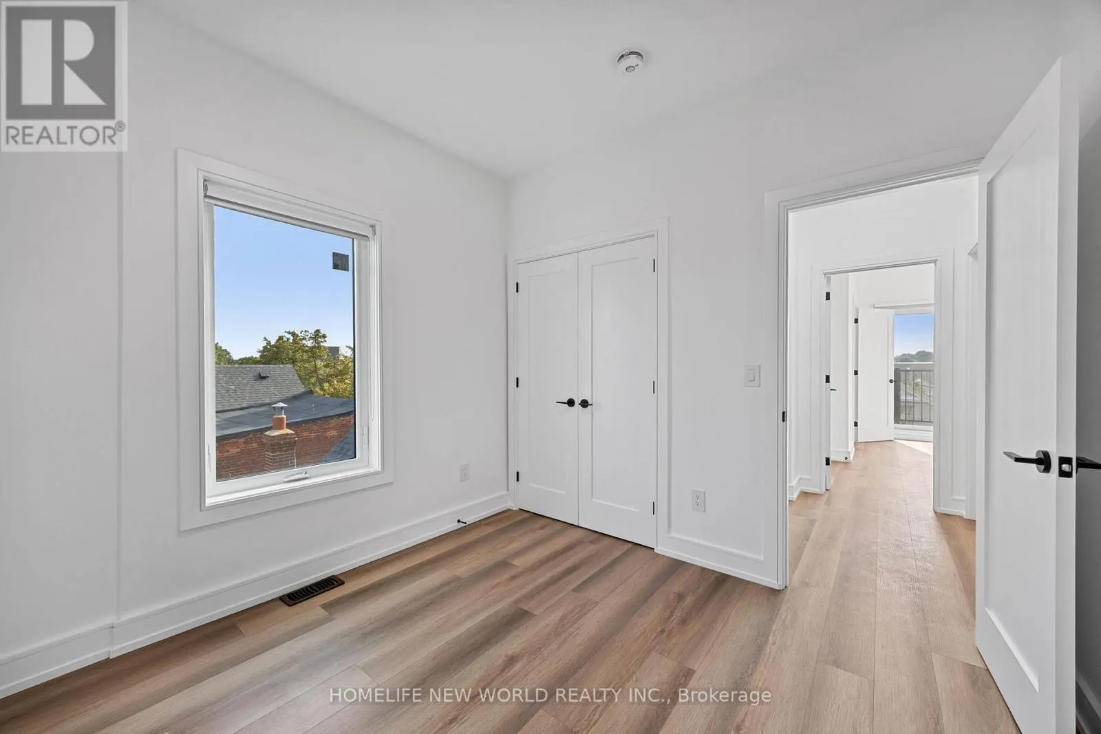 LEASE - UPPER FRONT - 43 BATAVIA AVENUE