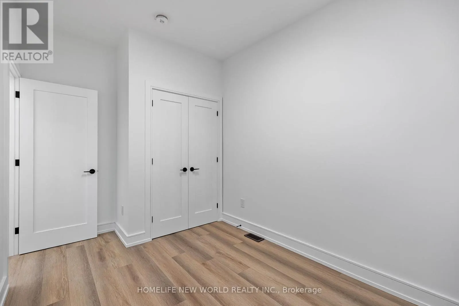 LEASE - UPPER FRONT - 43 BATAVIA AVENUE