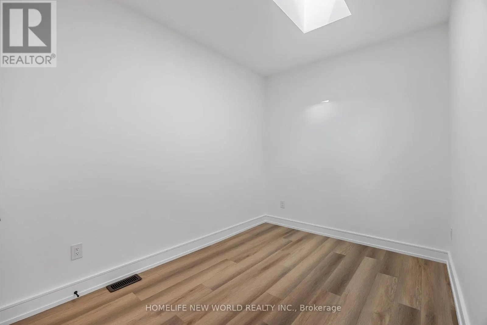 LEASE - UPPER FRONT - 43 BATAVIA AVENUE