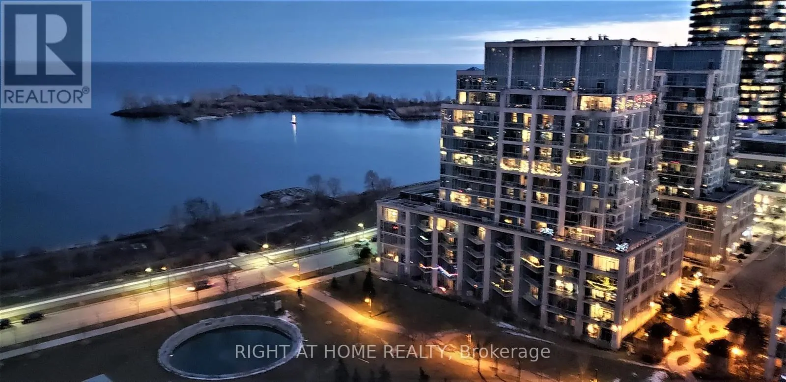 PH03 - 2111 LAKE SHORE BOULEVARD W