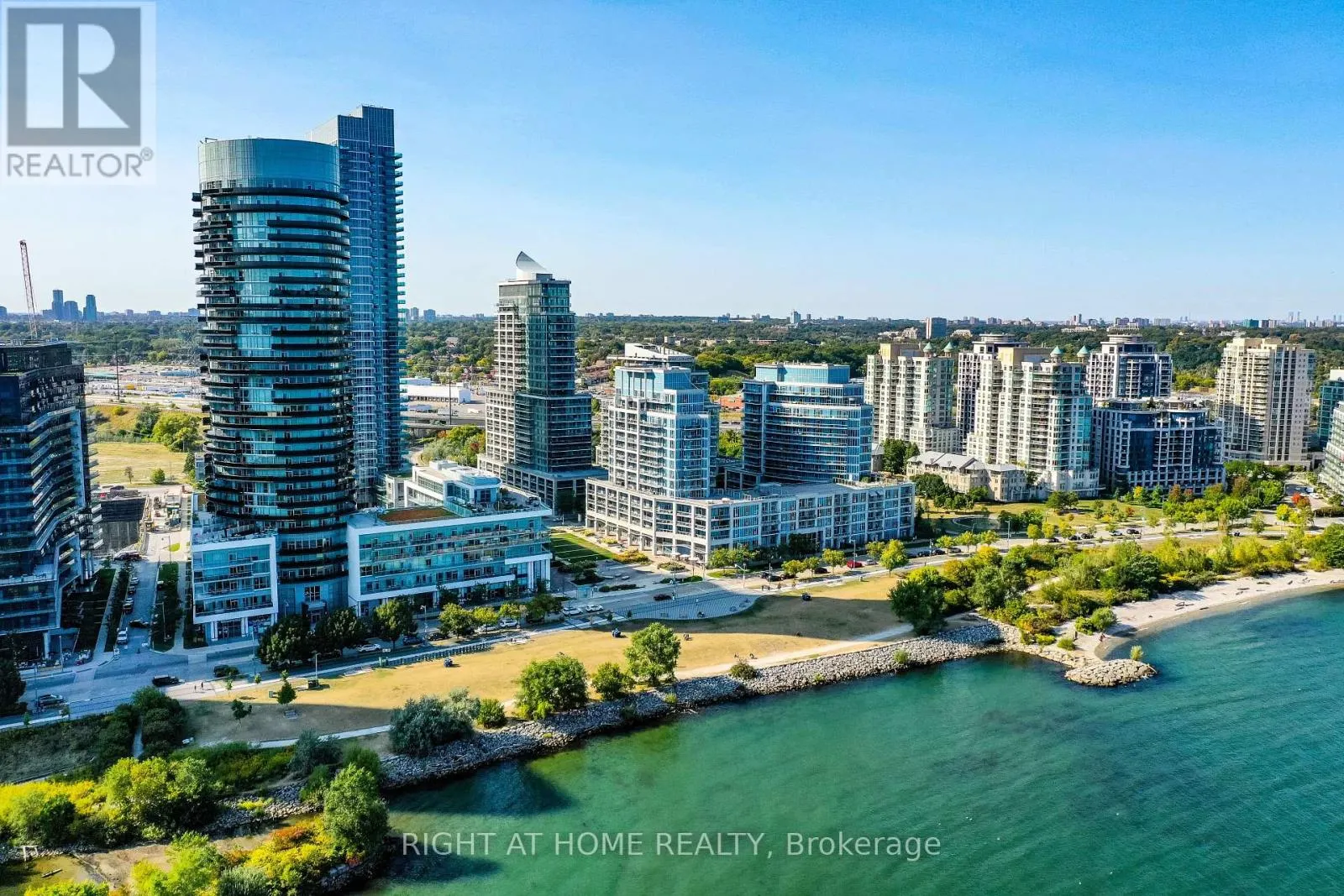 PH03 - 2111 LAKE SHORE BOULEVARD W