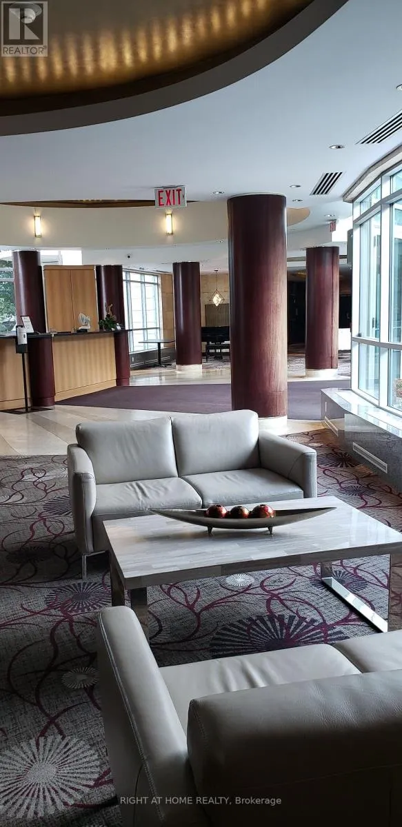 PH03 - 2111 LAKE SHORE BOULEVARD W