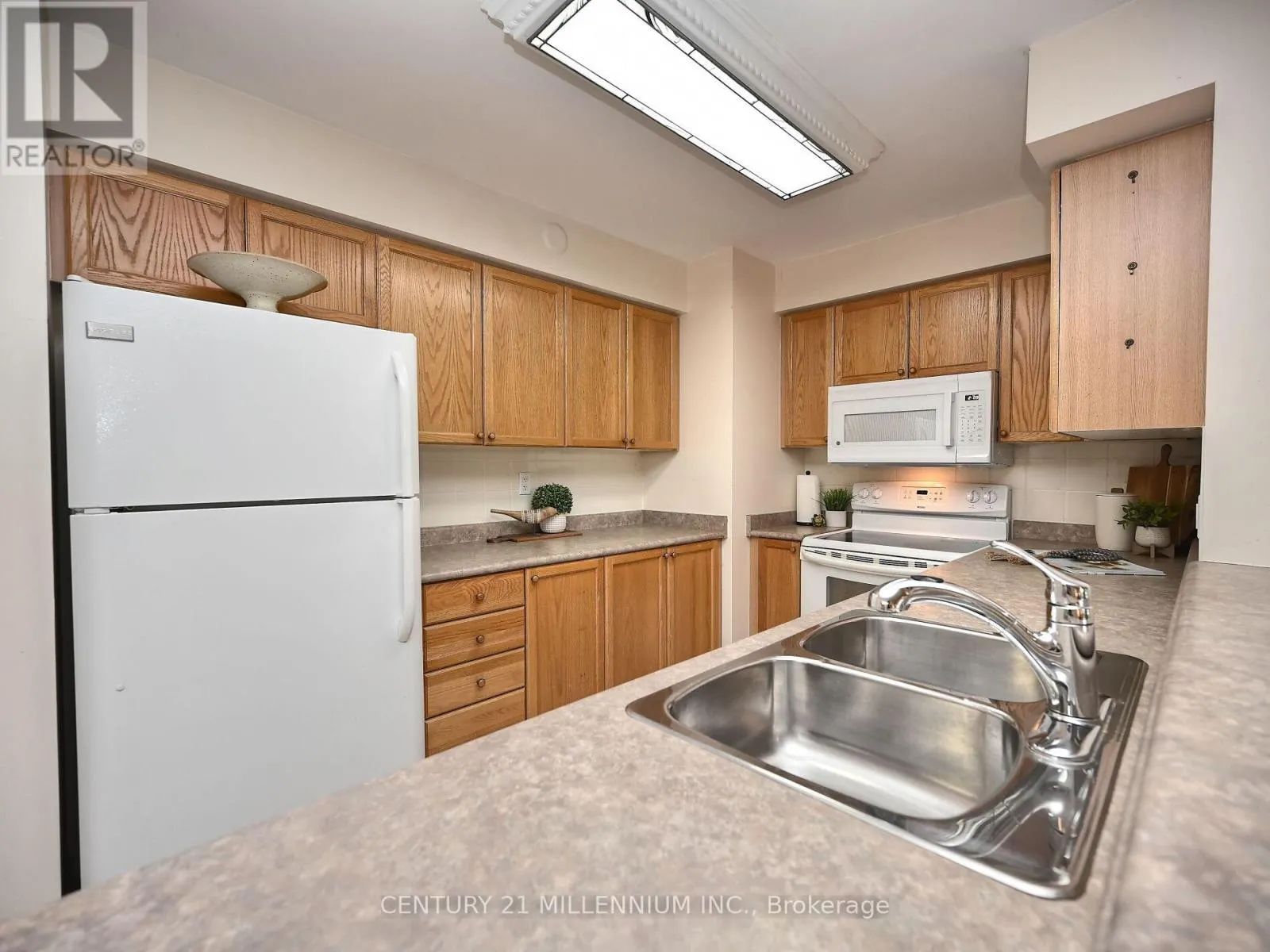 113 - 25 VIA ROSEDALE