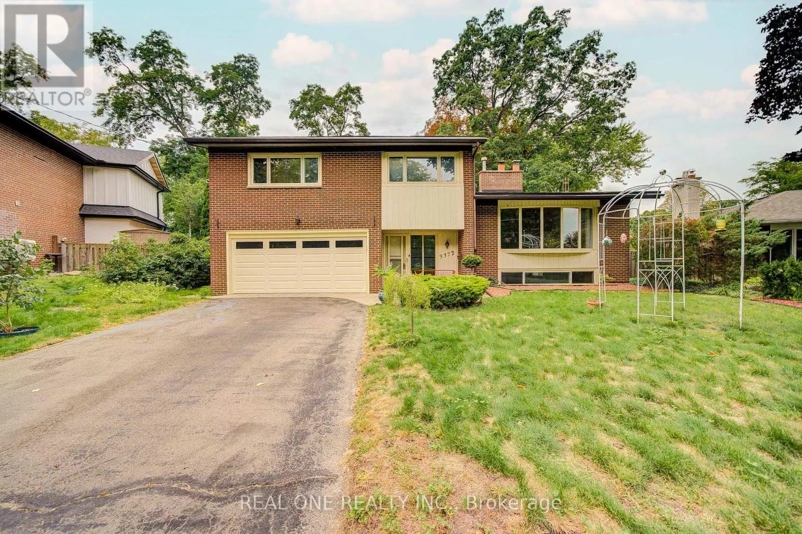 3372 ENNISKILLEN CIRCLE