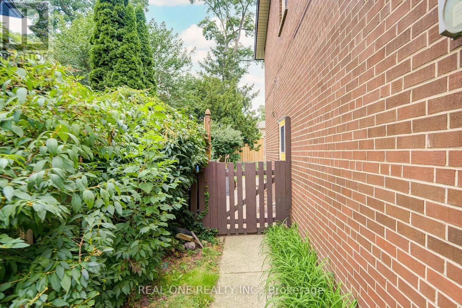 3372 ENNISKILLEN CIRCLE