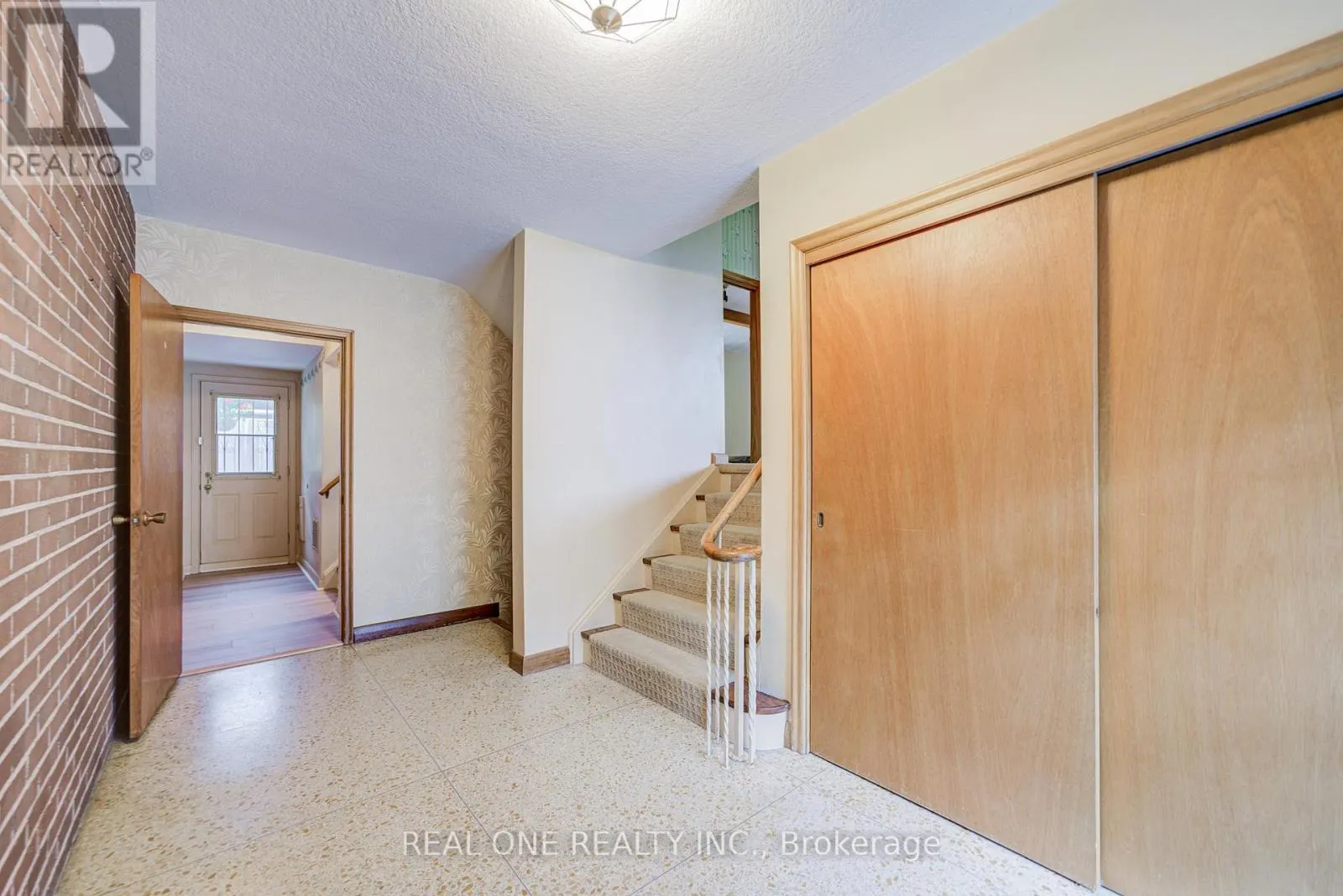 3372 ENNISKILLEN CIRCLE