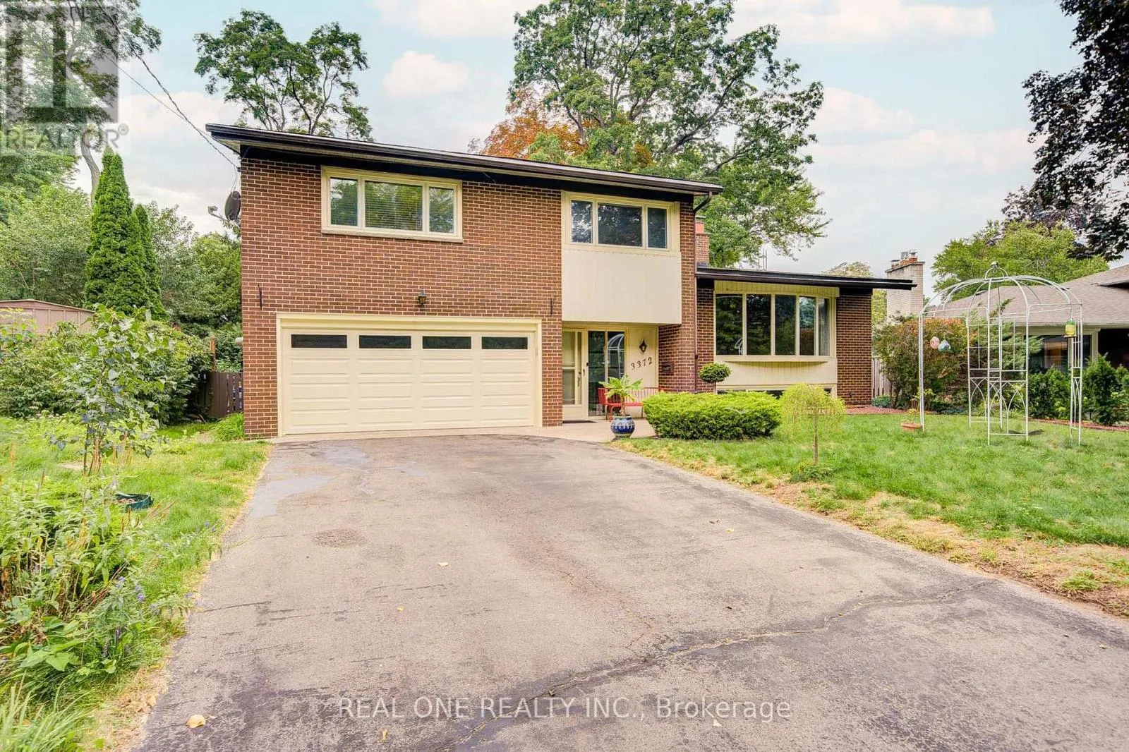 3372 ENNISKILLEN CIRCLE