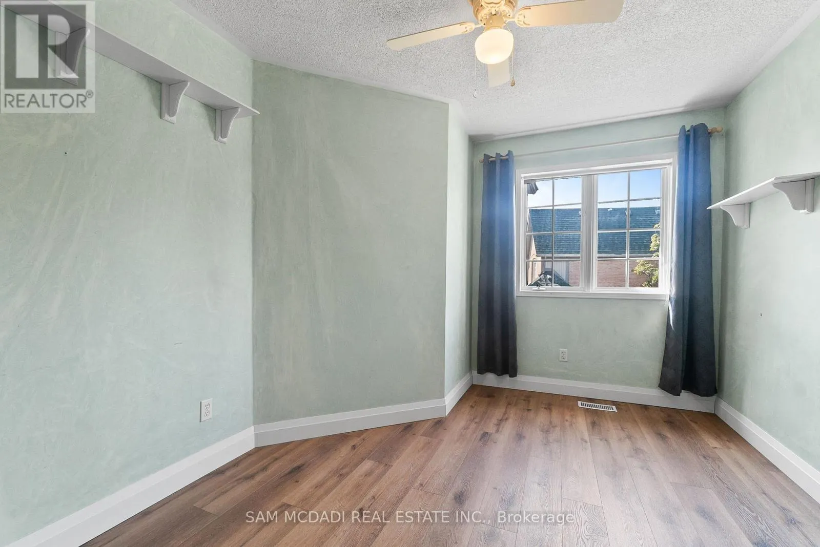 102 - 2945 THOMAS STREET