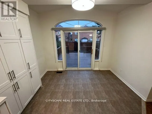 7565 BLACK WALNUT TRAIL