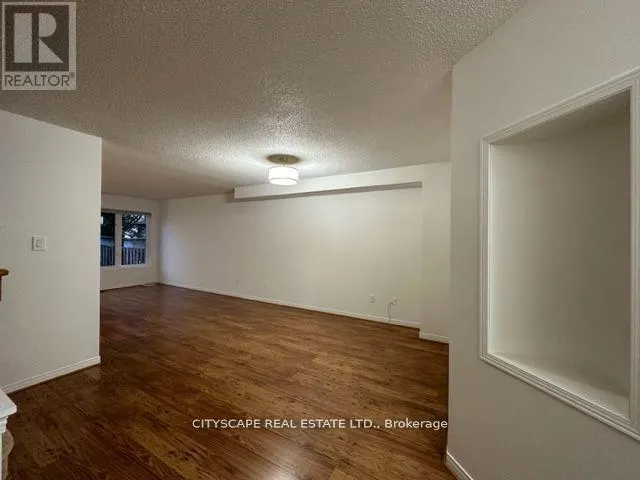 7565 BLACK WALNUT TRAIL